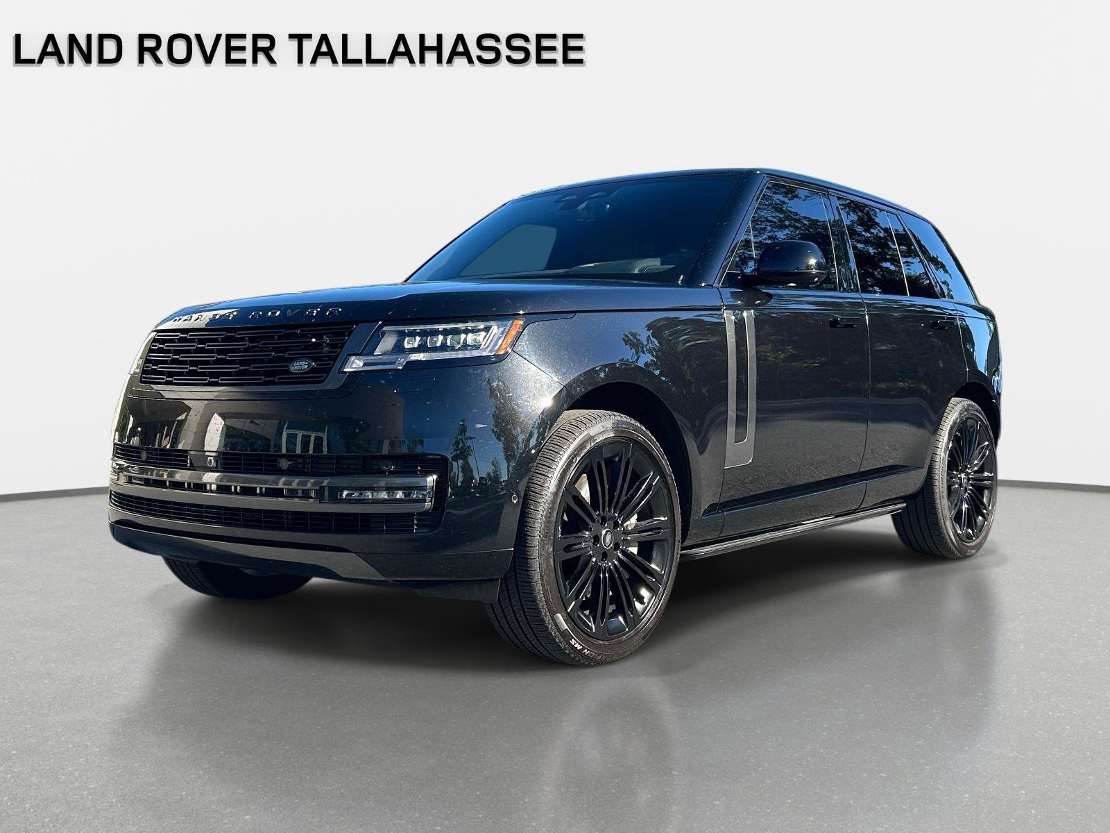 Used 2025 Land Rover Range Rover SE AWD/4WD image 1