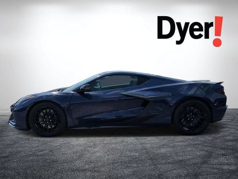 Used 2025 Chevrolet Corvette Z06 RWD image 7