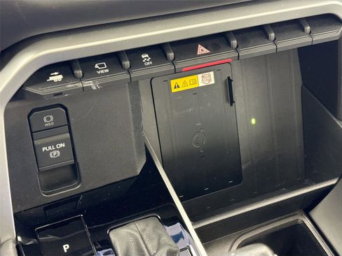 Used 2024 Toyota Tundra Platinum image 28