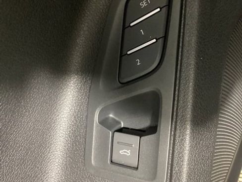 Certified 2025 Audi Q3 2.0T Premium w/ Convenience Package image 18