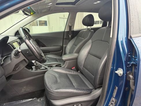 Used 2018 Kia Niro Touring image 5