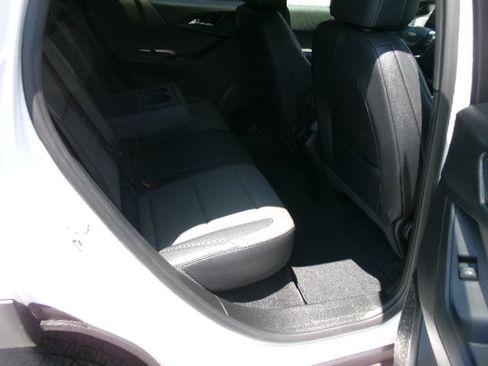 Used 2026 Chevrolet Equinox LT w/ Convenience Package II FWD image 13