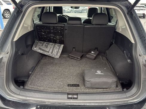 Used 2022 Volkswagen Tiguan SE image 10
