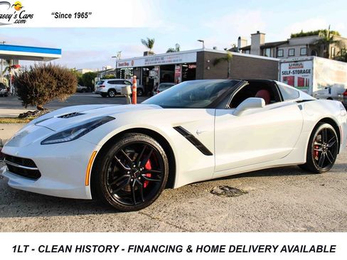 Used 2019 Chevrolet Corvette Stingray Coupe w/ 1LT RWD image 1