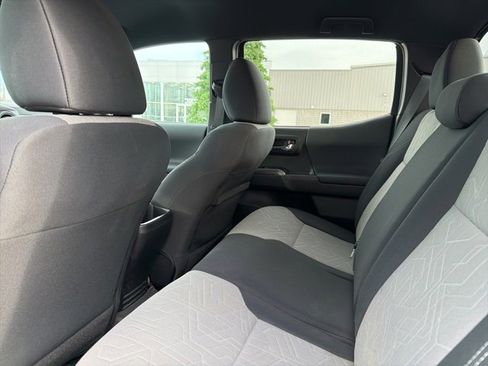 Certified 2023 Toyota Tacoma TRD Off-Road image 32