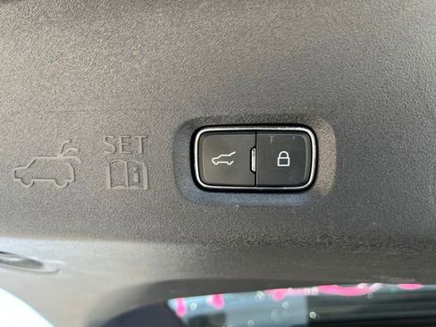 Used 2025 Ford Expedition Active AWD/4WD image 10