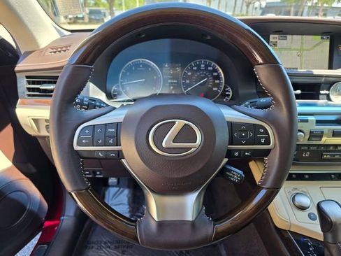 Used 2016 Lexus ES 350 w/ Luxury Package w/Wood Trim image 26