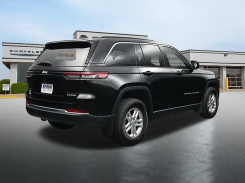 Used 2024 Jeep Grand Cherokee Laredo w/ MOPAR Finishing Package AWD/4WD image 5
