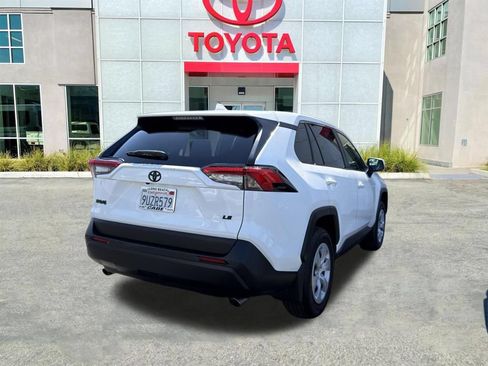 Used 2022 Toyota Prius Prime LE FWD image 7