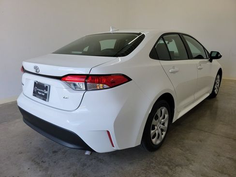 Used 2024 Toyota Corolla LE FWD image 5