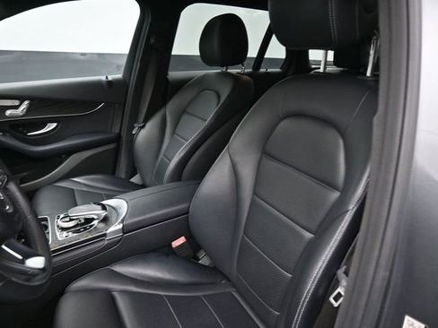 Used 2018 Mercedes-Benz GLC 300 image 33