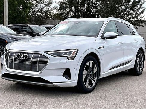 Used 2022 Audi e-tron Premium Plus w/ Premium Plus Package image 9