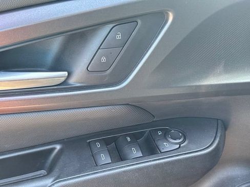 Used 2024 Chevrolet Equinox EV RS FWD image 6