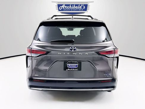 Used 2024 Toyota Sienna Limited AWD/4WD image 6