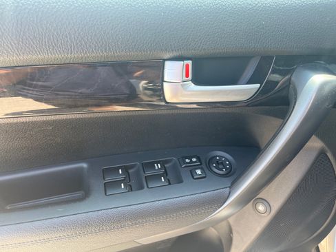 Used 2014 Kia Sorento LX FWD image 17
