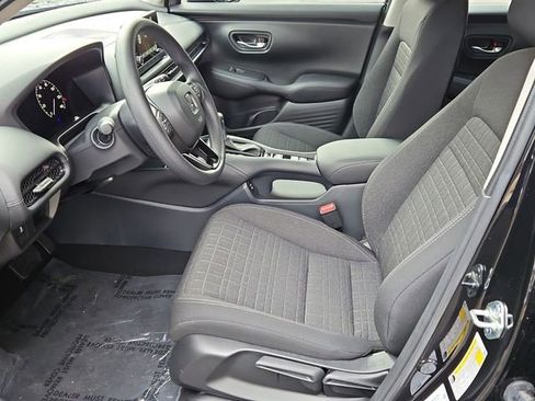 Used 2025 Honda HR-V LX image 11