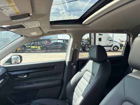 Used 2024 Honda CR-V EX-L image 6