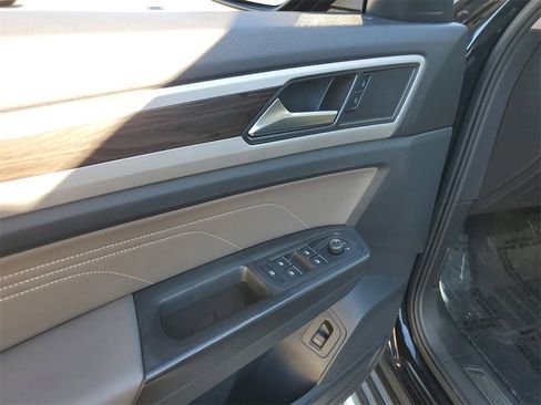 Used 2022 Volkswagen Atlas SE image 24