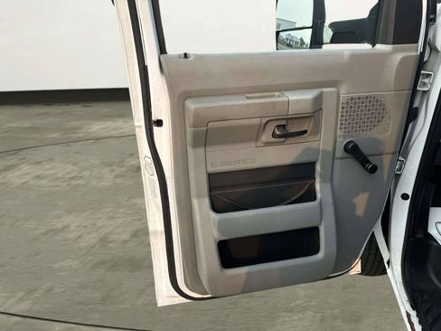 Used 2014 Ford E-350 and Econoline 350 Super Duty RWD image 25