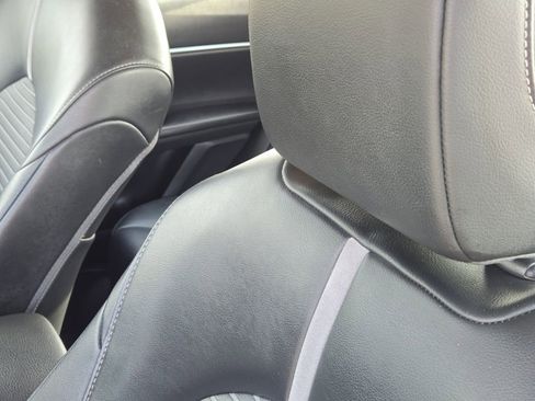 Used 2020 Toyota Camry SE image 16