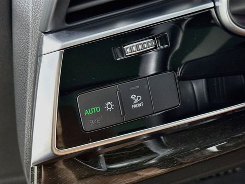 Used 2023 Audi Q7 3.0T Premium w/ Convenience Package AWD/4WD image 14