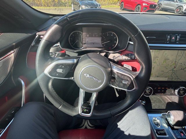 Certified 2023 Jaguar F-PACE R-Dynamic S AWD/4WD image 26