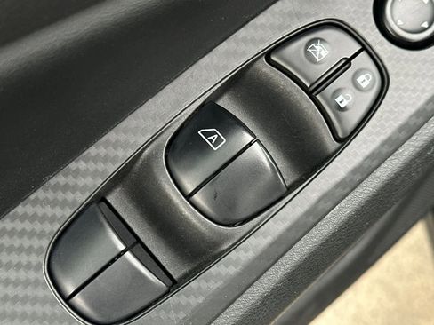 Used 2024 Nissan Altima 2.5 SV image 14