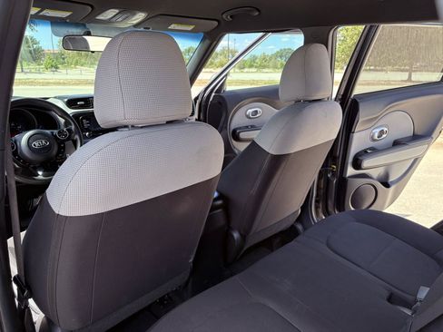 Used 2019 Kia Soul FWD image 24