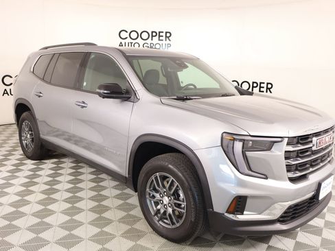 Used 2025 GMC Acadia Elevation image 1