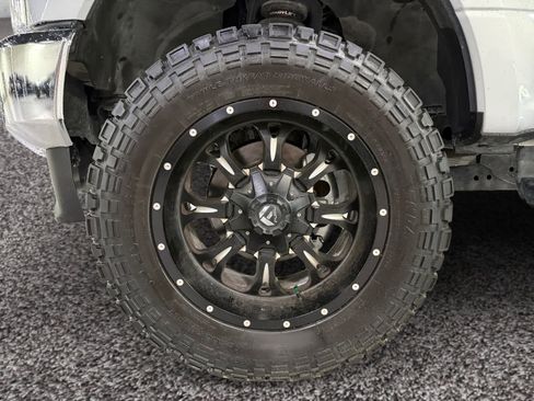 Used 2021 Ford F350 Lariat w/ Chrome Package image 17