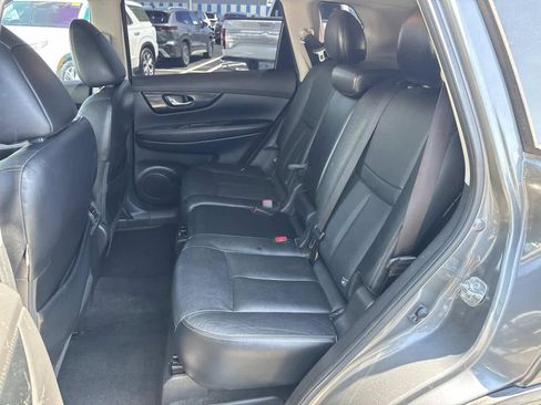 Used 2017 Nissan Rogue SL w/ SL Premium Package AWD/4WD image 14