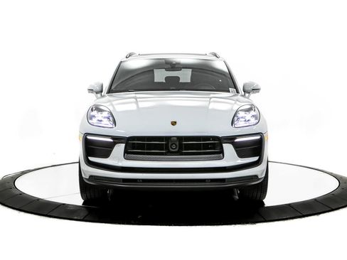 New 2026 Porsche Macan AWD/4WD image 10