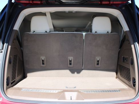 Used 2021 GMC Yukon Denali w/ LPO, Illumination Package image 14