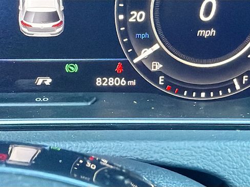 Used 2018 Volkswagen Golf R 4-Door image 39