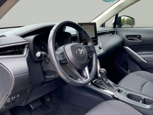Used 2023 Toyota Corolla Cross LE FWD image 17