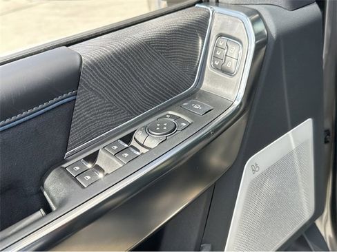 New 2025 Ford F250 Platinum image 40