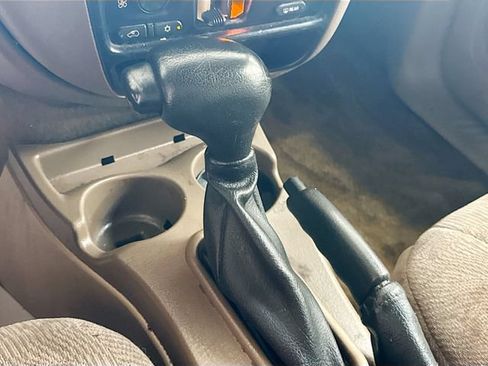 Used 2004 Chevrolet TrailBlazer LS w/ LS Preferred Equipment Group AWD/4WD image 13