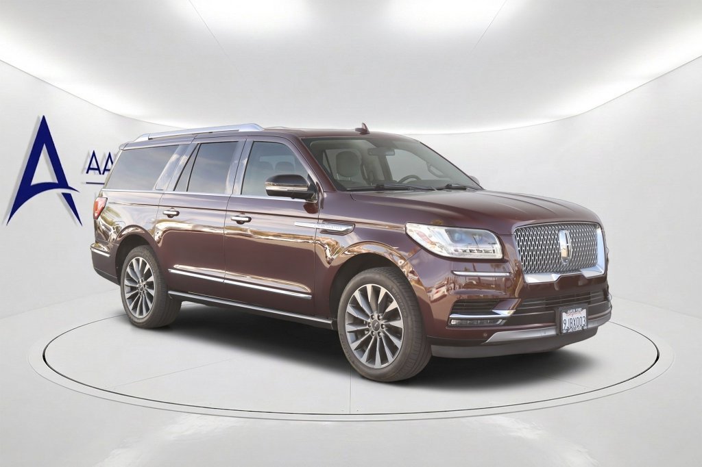 Used 2018 Lincoln Navigator L Select RWD image 3