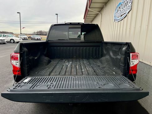 Used 2021 Nissan Titan S w/ S Utility Package image 5