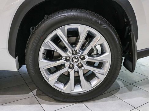 New 2026 Toyota Highlander Limited image 11