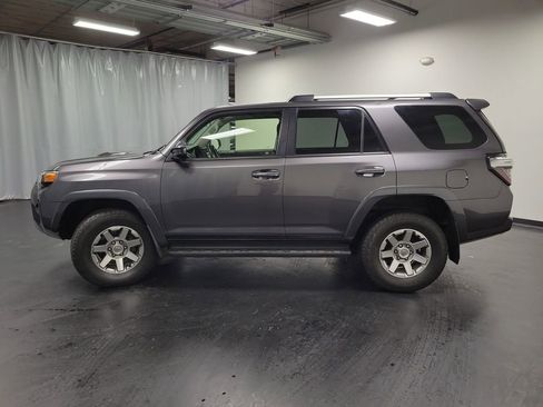 Used 2016 Toyota 4Runner Trail image 5