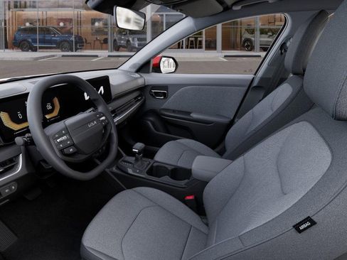 New 2025 Kia K4 LXS image 17