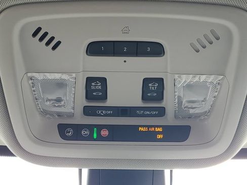 Used 2019 Chevrolet Traverse Premier AWD/4WD image 34