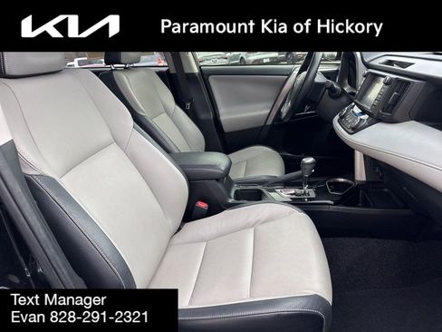 Used 2017 Toyota RAV4 Limited image 33