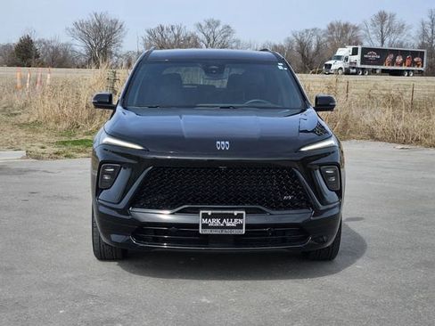 Used 2025 Buick Enclave Sport Touring image 2