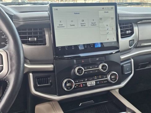 Used 2023 Ford Expedition XLT image 10