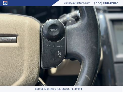 Used 2019 Land Rover Discovery SE AWD/4WD image 21