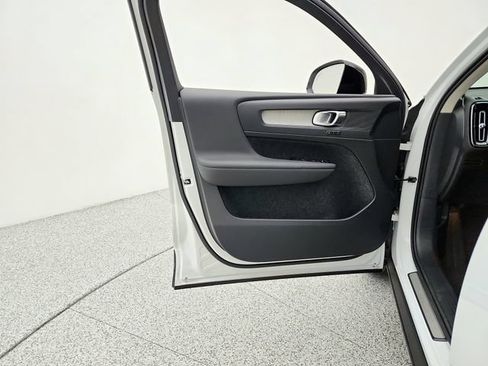 New 2026 Volvo XC40 B5 Plus w/ Climate Package AWD/4WD image 27