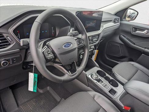 New 2024 Ford Escape SE image 3