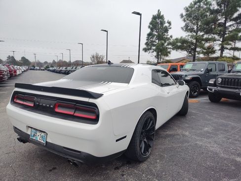 Used 2015 Dodge Challenger R/T Plus image 7